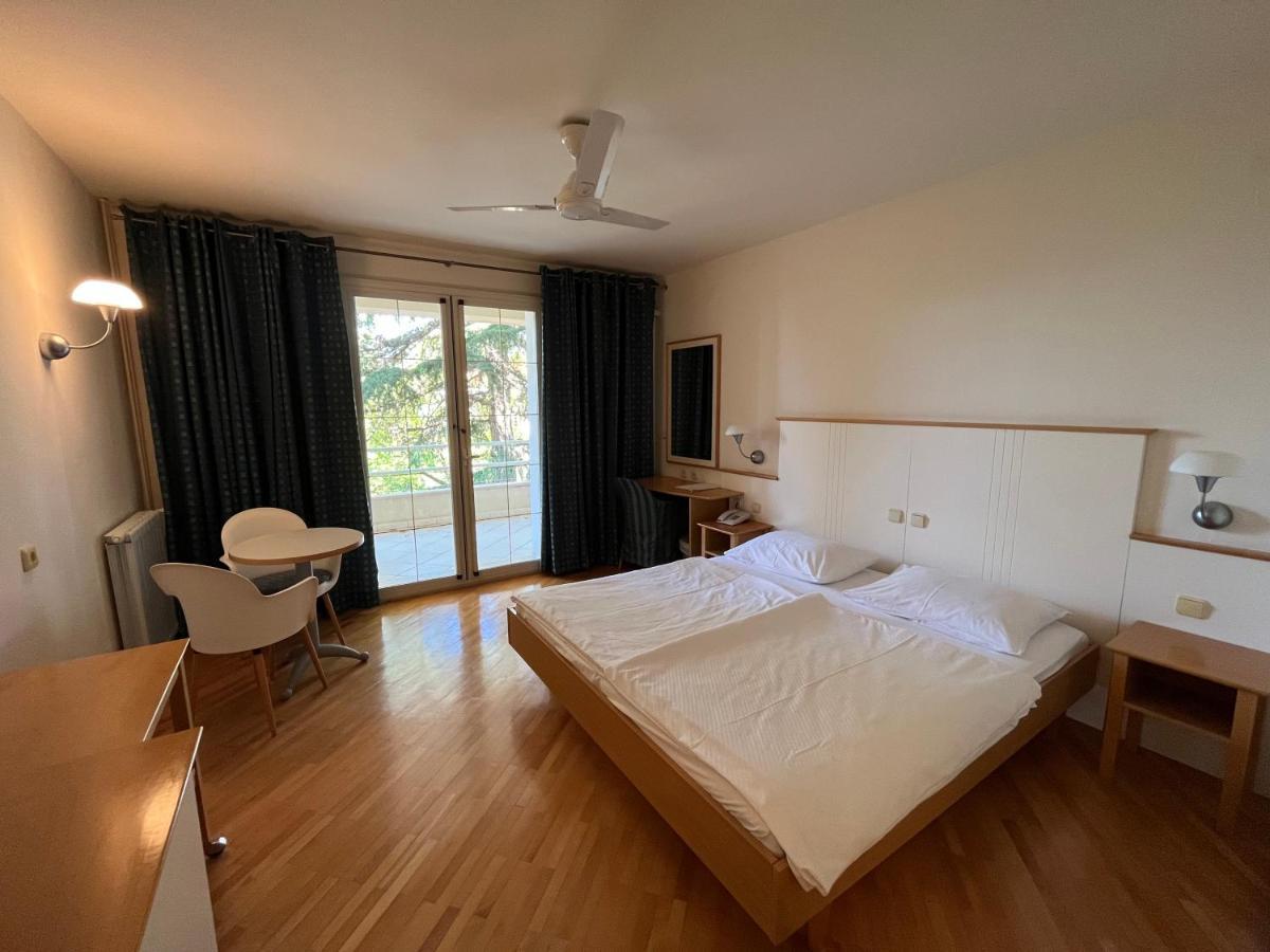 مْليني Aparthotel Plat المظهر الخارجي الصورة