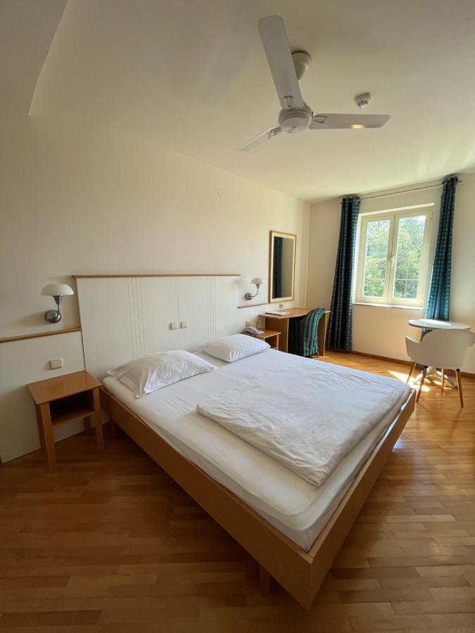 مْليني Aparthotel Plat المظهر الخارجي الصورة